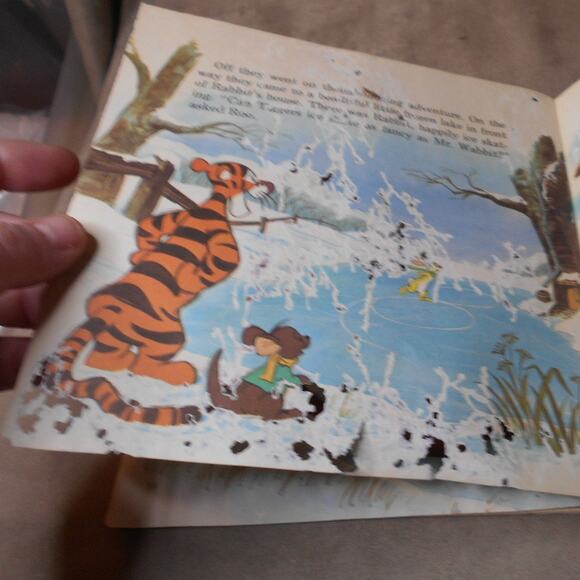 Disneyland Record & Book Lot: It's A Small World and Winnie the Pooh - Picture 7 of 16